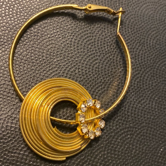 Gold tone dangling hoop pierced earrings with dangling rhinestones - Picture 3 of 6